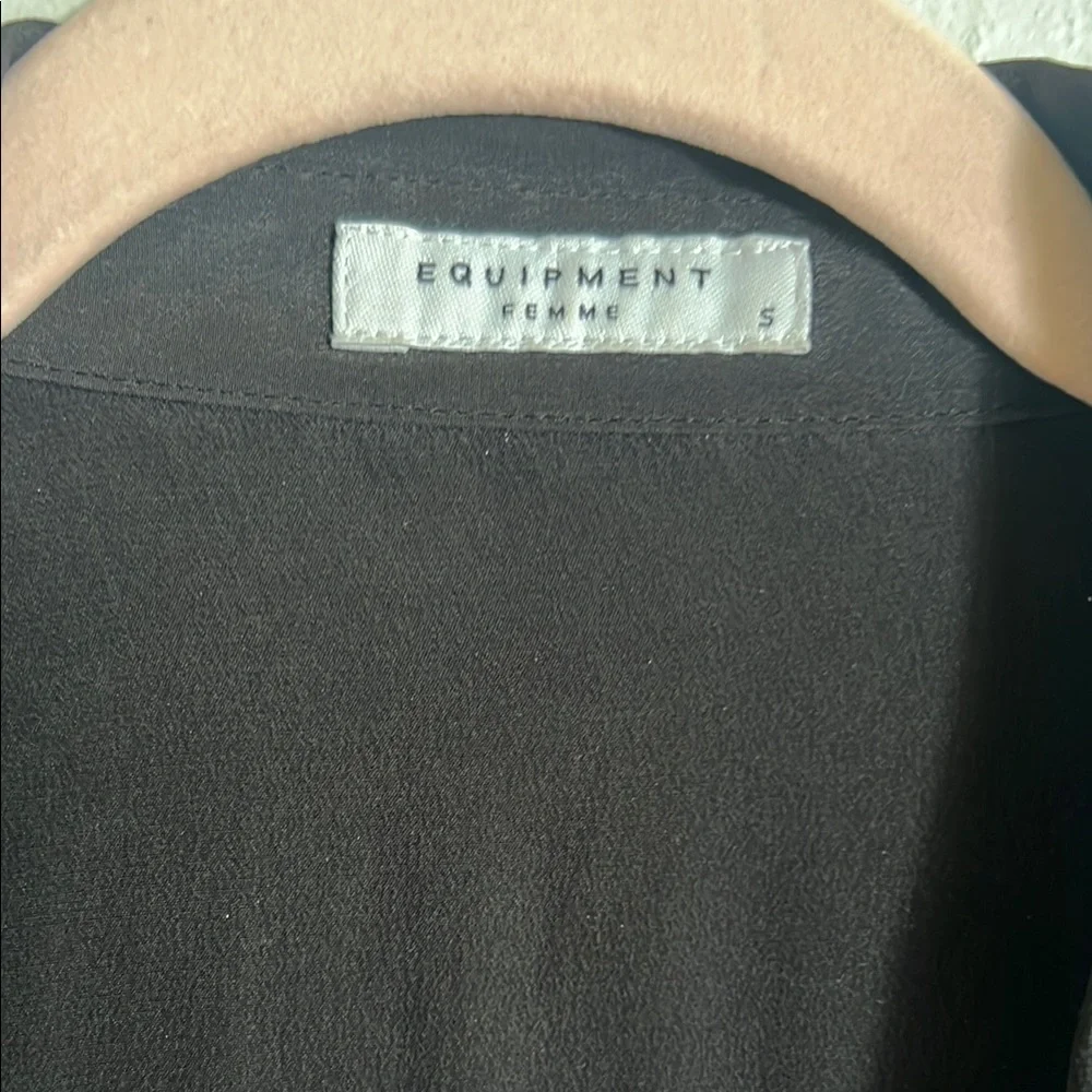 Equipment Black Sleeveless Notched Collar Tank Top - Picture 2 of 6